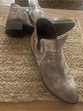 Seychelles Metallic Silver Chelsea Ankle Booties